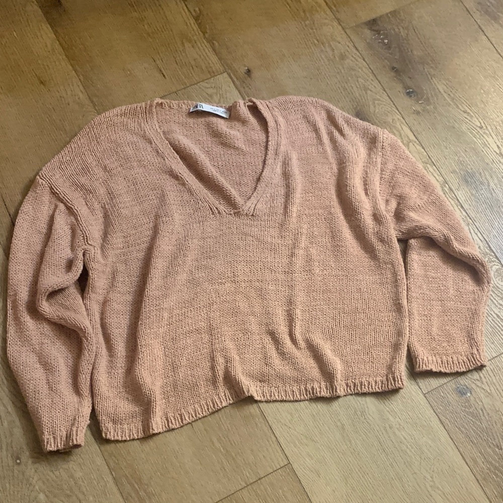 Zara Women's V-Neck Sweater in Tan